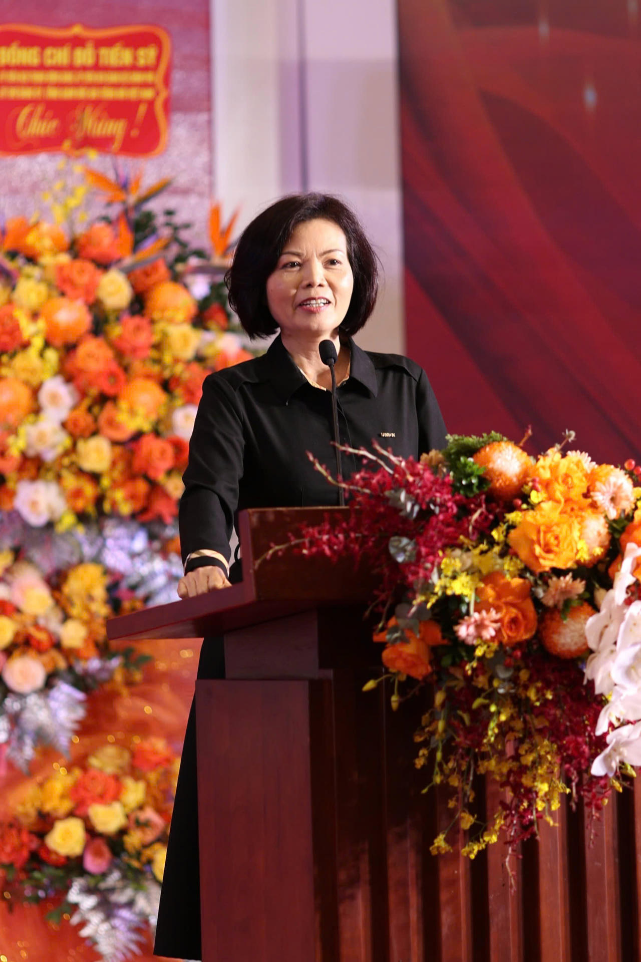 B&agrave; B&ugrave;i Thị Hương - Gi&aacute;m đốc Điều h&agrave;nh Nh&acirc;n sự H&agrave;nh ch&iacute;nh v&agrave; Đối ngoại, C&ocirc;ng ty CP Sữa Việt Nam (Vinamilk)
