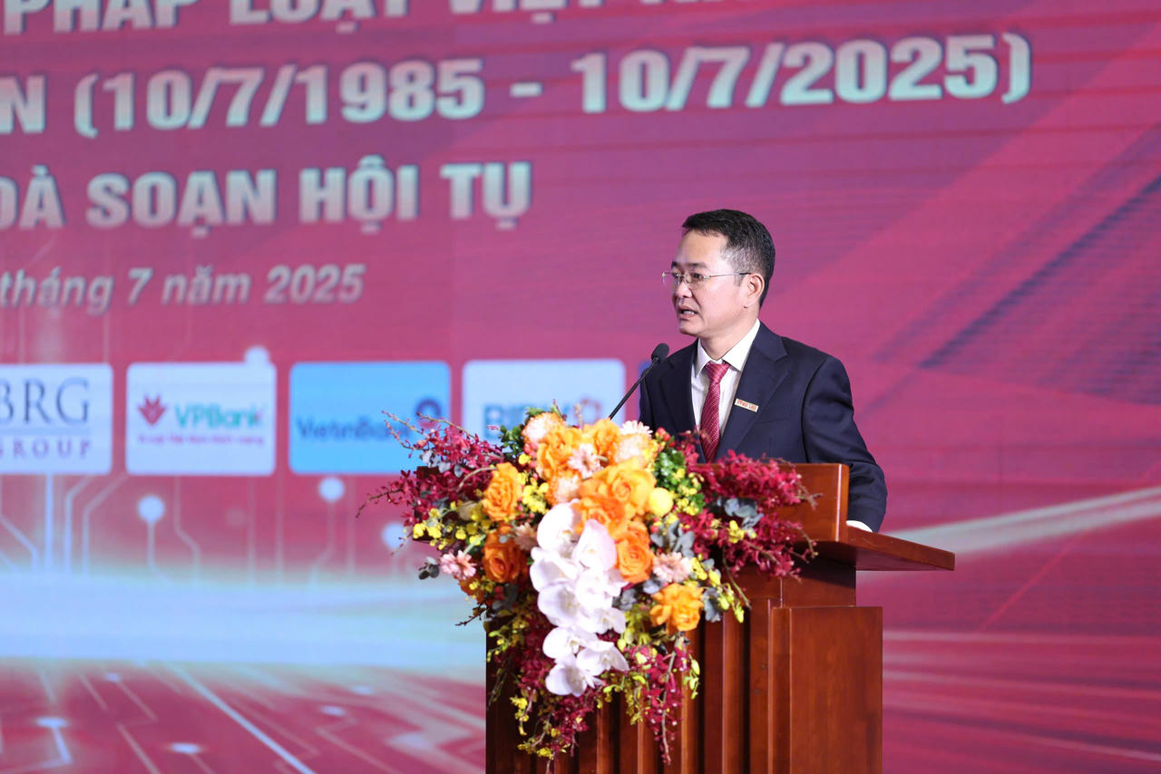 Tiến sĩ Vũ Ho&agrave;i Nam - B&iacute; thư Đảng ủy, Tổng bi&ecirc;n tập B&aacute;o Ph&aacute;p luật Việt Nam