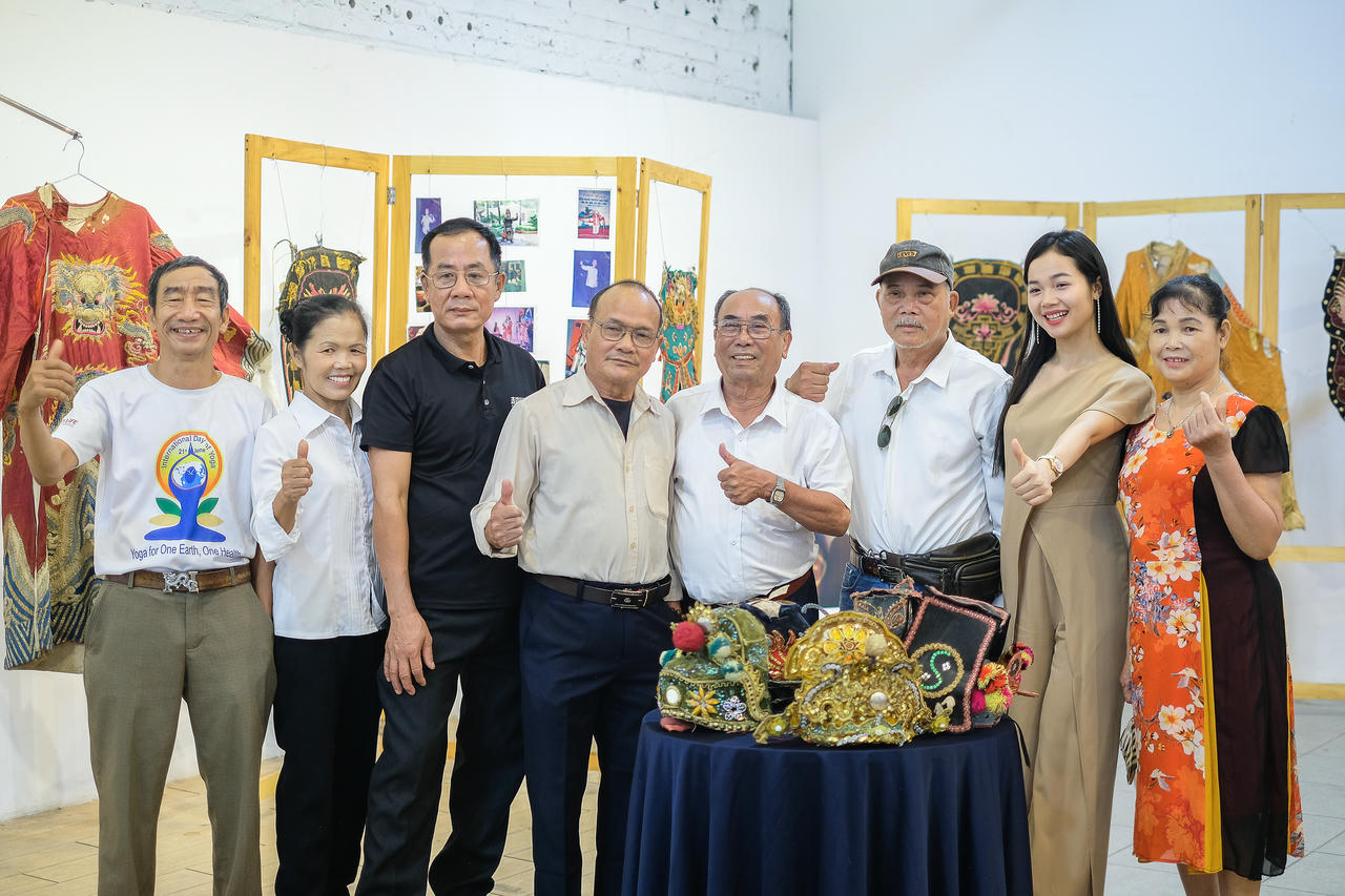 C&aacute;c nghệ nh&acirc;n diễn Tuồng đến từ C&acirc;u lạc bộ Tuồng Ph&uacute; Mẫn (Bắc Ninh) xuất hiện trong bộ phim (Ảnh BTC cung cấp)