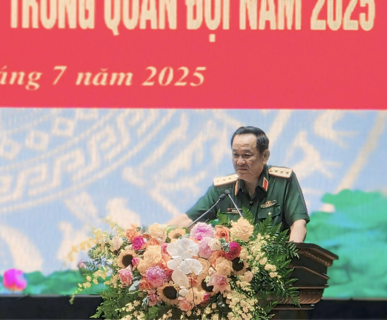 Thượng tướng V&otilde; Minh Lương phát bi&ecirc;̉u khai mạc H&ocirc;̣i nghị.