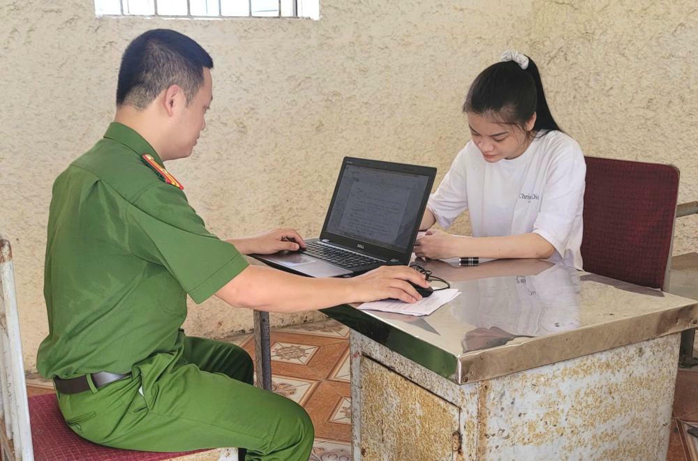 Đối tượng L&ecirc; Thị Nguyệt bị khởi tố, bắt tạm giam. Ảnh: CAHT