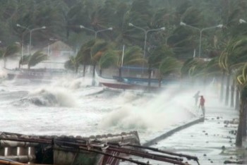 Loạt địa phương cấm biển, tạm dừng du lịch phòng bão số 3