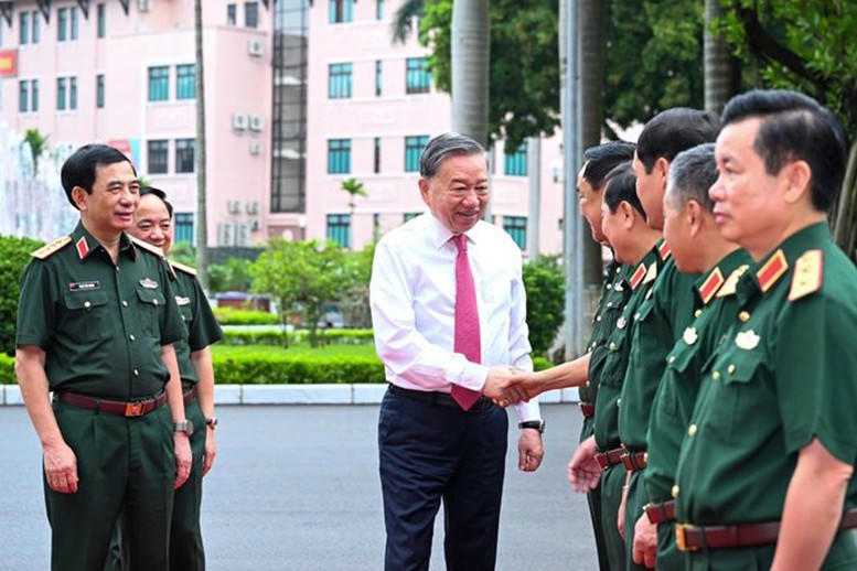 L&atilde;nh đạo Bộ Quốc ph&ograve;ng, Tổng cục Ch&iacute;nh trị đ&oacute;n Tổng B&iacute; thư T&ocirc; L&acirc;m, B&iacute; thư Qu&acirc;n ủy Trung ương đến thăm, l&agrave;m việc với Tổng cục Ch&iacute;nh trị Qu&acirc;n đội nh&acirc;n d&acirc;n Việt Nam.