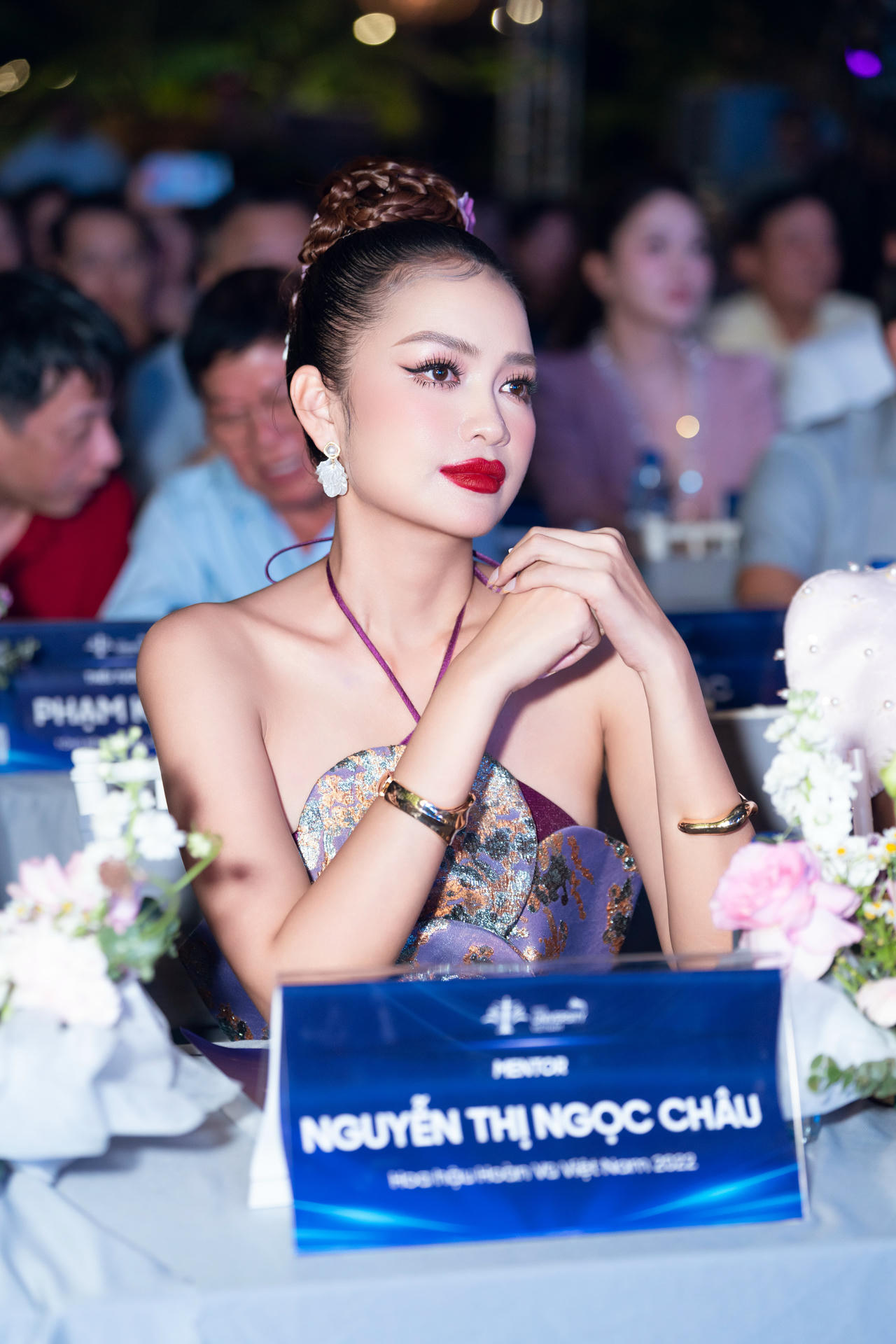 Hoa hậu Nguyễn Thị Ngọc Ch&acirc;u nổi tiếng với c&aacute;c danh hiệu Qu&aacute;n qu&acirc;n Vietnam's Next Top Model 2016, Hoa hậu Si&ecirc;u quốc gia Việt Nam 2018, Hoa hậu Si&ecirc;u quốc gia Ch&acirc;u &Aacute; 2019 v&agrave; Hoa hậu Ho&agrave;n vũ Việt Nam 2022.