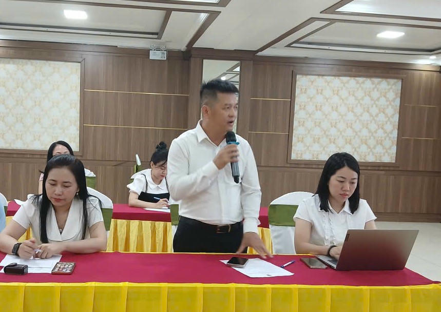 &Ocirc;ng Nguyễn Tiến Tr&igrave;nh - Ph&oacute; Chủ tịch Hiệp hội Doanh nghiệp tỉnh H&agrave; Tĩnh chia sẻ tại tọa đ&agrave;m. Ảnh: PV