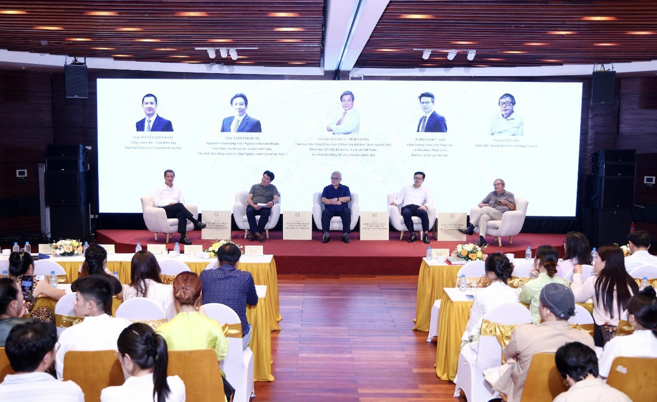 C&aacute;c đại biểu tại tọa đ&agrave;m