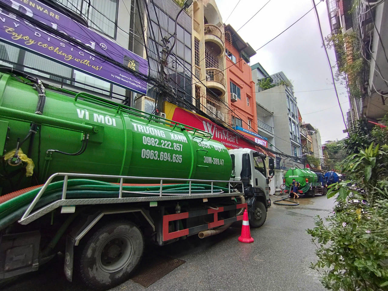 Hiện tại, b&ugrave;n nh&atilde;o cơ bản được dọn sạch.