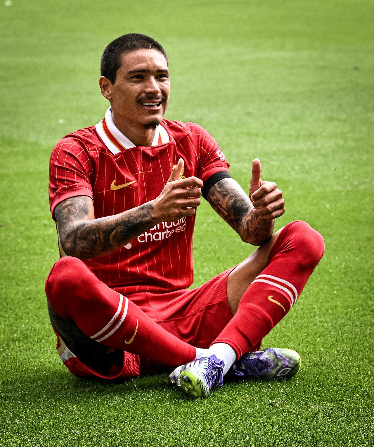 N&uacute;&ntilde;ez ăn mừng b&agrave;n thắng để tưởng nhớ người đồng đội qu&aacute; cố Diogo Jota tại trận thắng trước Preston North End (Ảnh: Darwin N&uacute;&ntilde;ez Ribeiro)