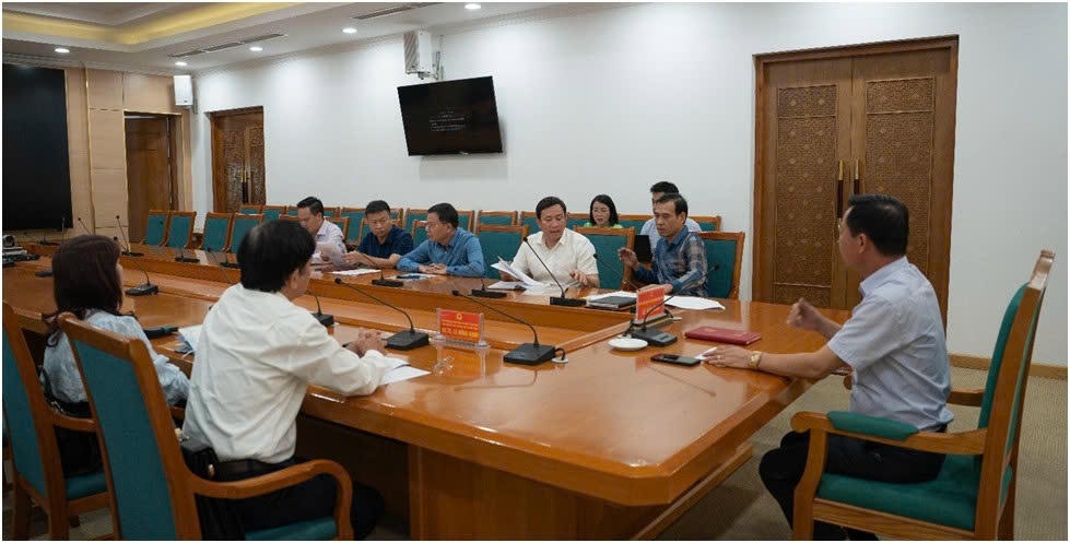 Kh&ocirc;ng kh&iacute; l&agrave;m việc tại buổi họp