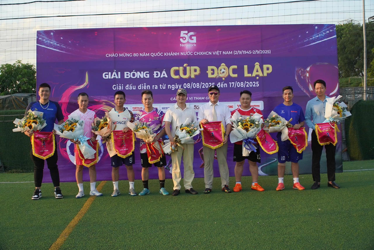 Khai mạc giải b&oacute;ng đ&aacute; C&uacute;p Độc Lập