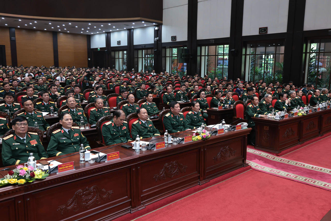 C&aacute;c đại biểu tham dự buổi lễ.