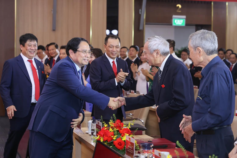 Thủ tướng Phạm Minh Ch&iacute;nh c&ugrave;ng c&aacute;c đại biểu dự Đại hội - Ảnh: VGP/Nhật Bắc