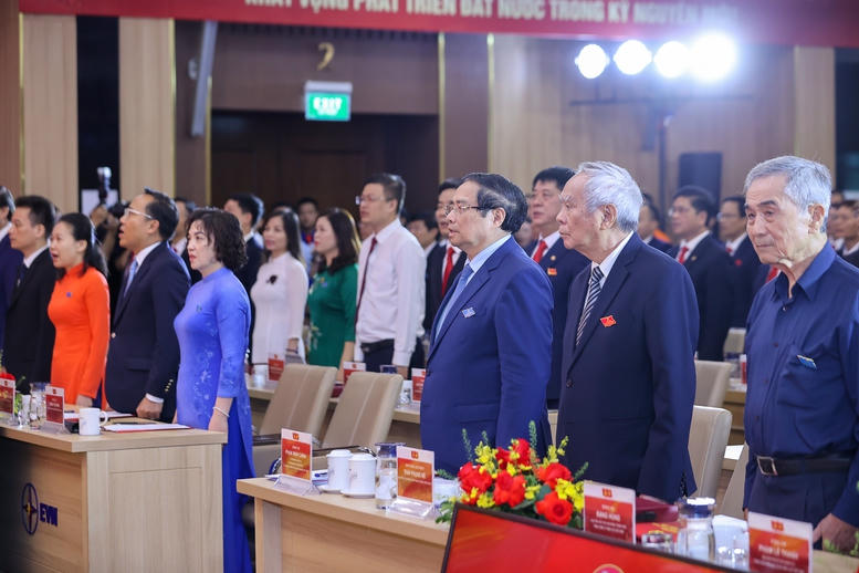 Dự Đại hội c&oacute; đại diện c&aacute;c Ban Đảng Trung ương v&agrave; c&aacute;c Ban Đảng của Đảng ủy Ch&iacute;nh phủ; đại diện l&atilde;nh đạo c&aacute;c bộ, ng&agrave;nh Trung ương v&agrave; 220 đại biểu đại diện cho hơn 9.000 đảng vi&ecirc;n trong to&agrave;n Đảng bộ EVN - Ảnh: VGP/Nhật Bắc