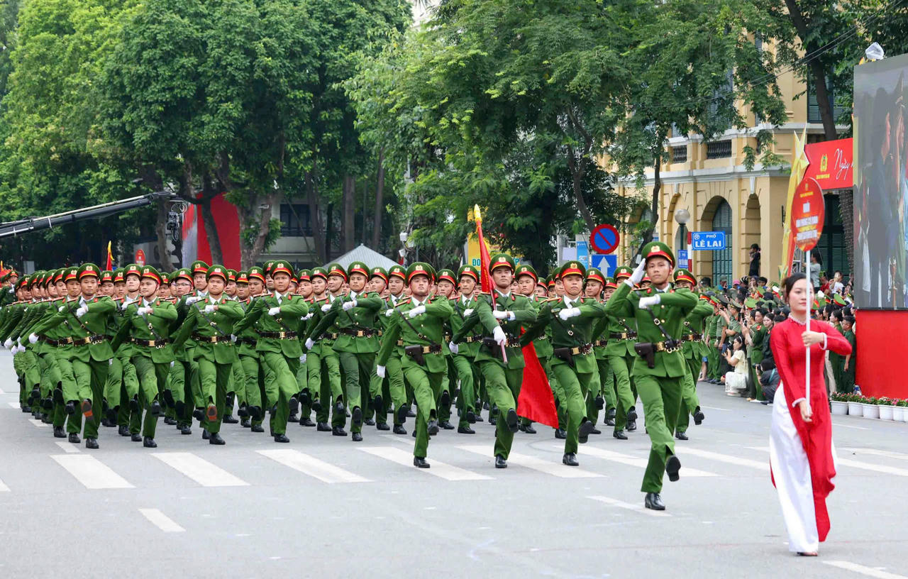 Ấn tượng màn diễu binh, diễu hành của 3.000 cán bộ chiến sĩ Công an Thủ đô