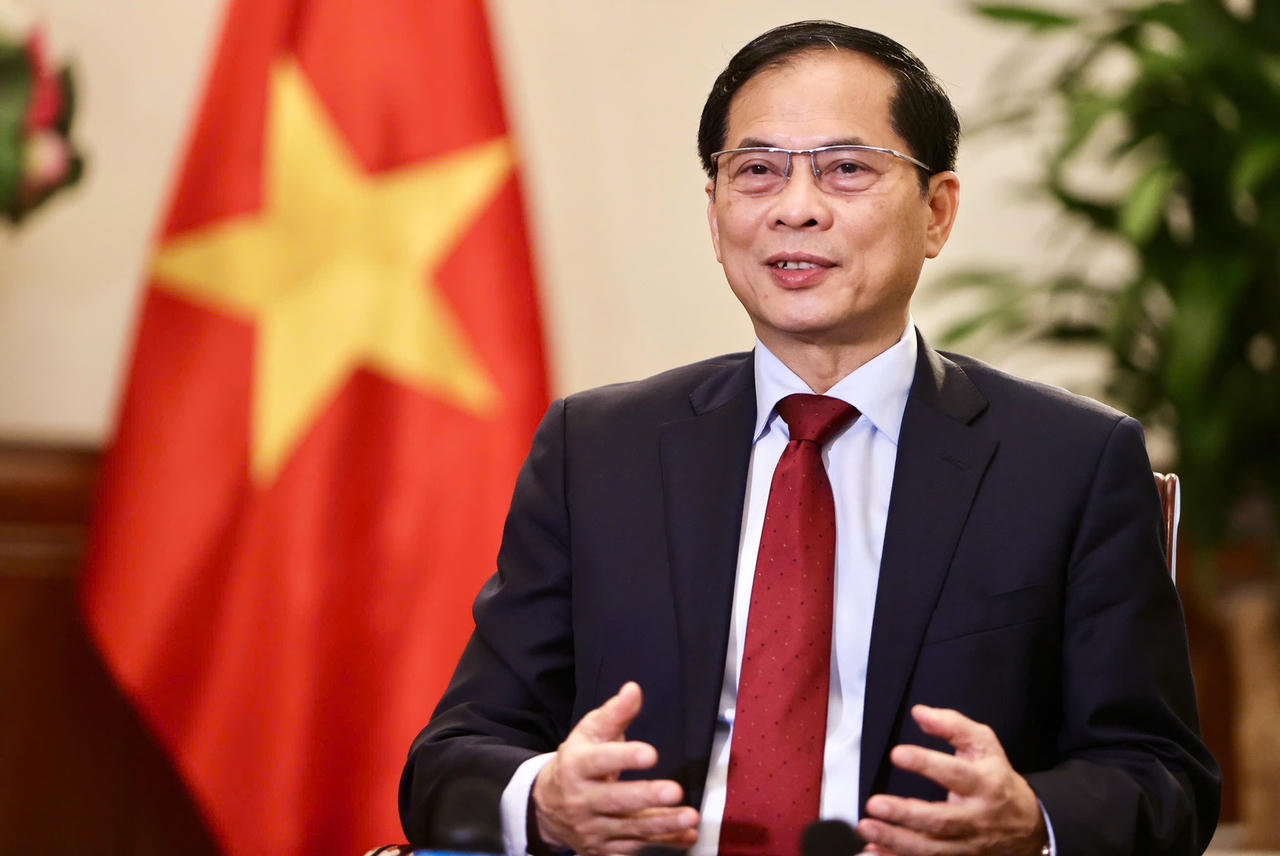 Ph&oacute; Thủ tướng, Bộ trưởng Ngoại giao B&ugrave;i Thanh Sơn.