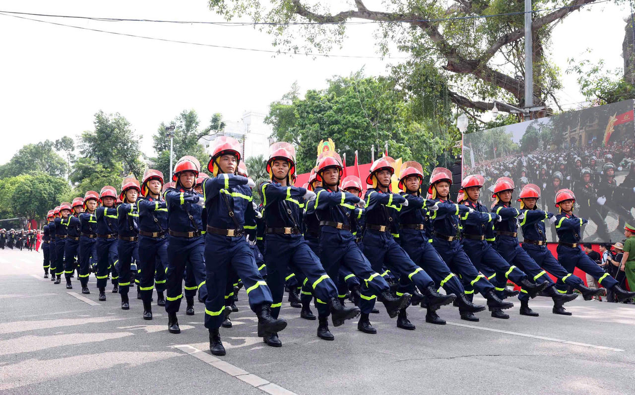 Ấn tượng màn diễu binh, diễu hành của 3.000 cán bộ chiến sĩ Công an Thủ đô