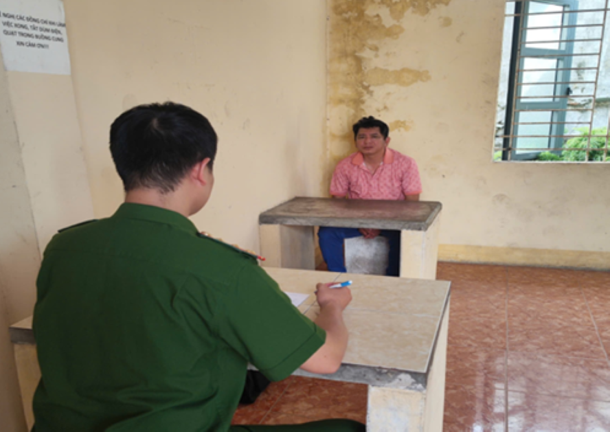Đối tượng Phạm Ngọc N&ocirc;ng tại cơ quan điều tra. Ảnh C&ocirc;ng an Đắk Lắk