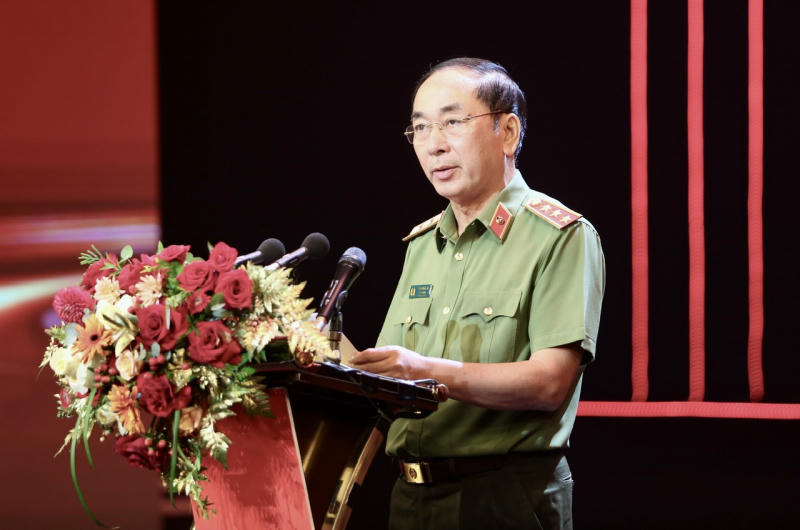 Thượng tướng Trần Quốc Tỏ, Ủy vi&ecirc;n Trung ương Đảng, Thứ trưởng Bộ C&ocirc;ng an ph&aacute;t biểu tại Lễ Tổng kết v&agrave; trao Giải b&aacute;o ch&iacute; to&agrave;n quốc &ldquo;V&igrave; An ninh Tổ quốc v&agrave; b&igrave;nh y&ecirc;n cuộc sống&rdquo; giai đoạn 2023 &ndash; 2025 - Ảnh CAND