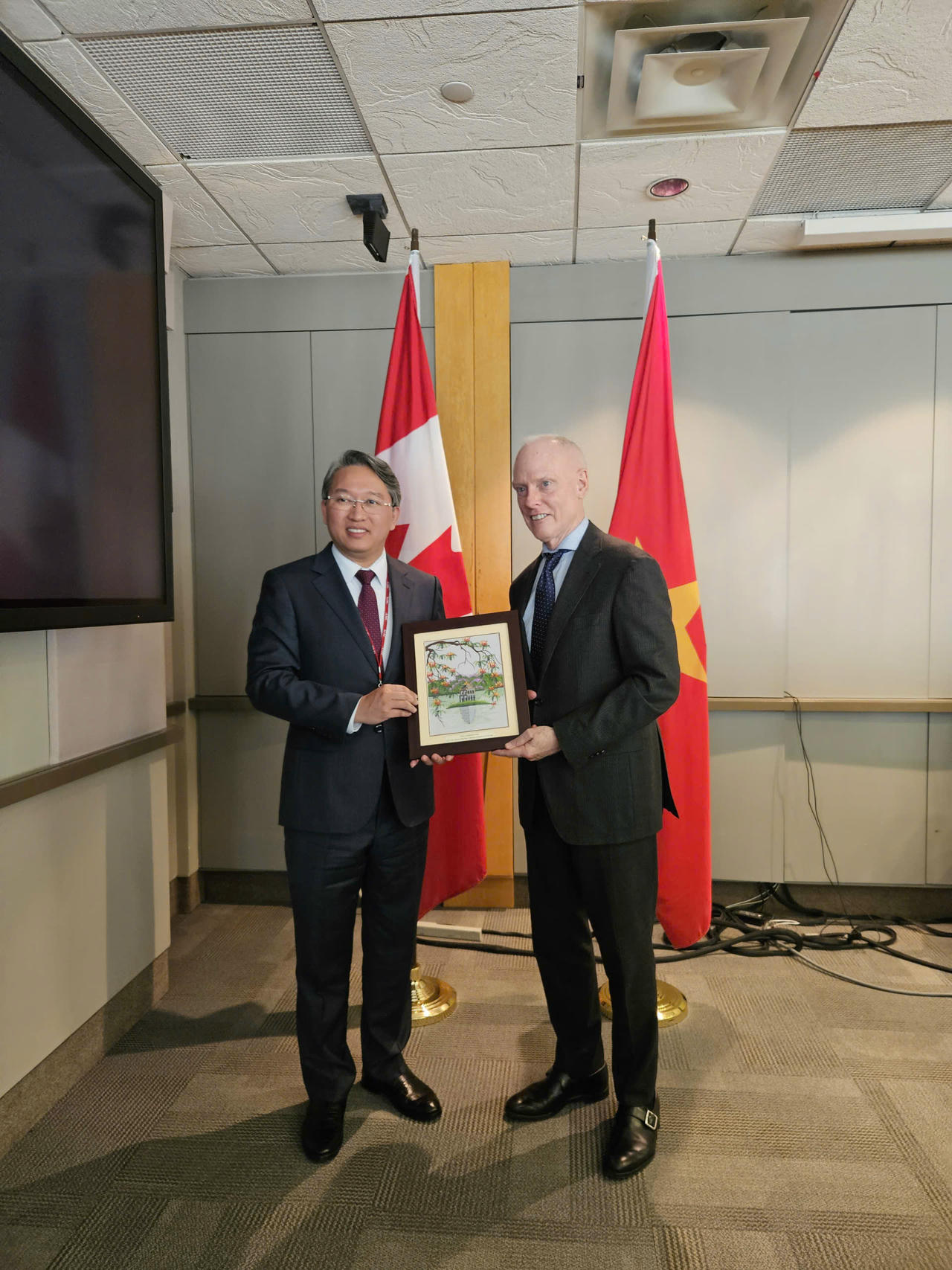 Thúc đẩy hợp tác pháp luật với Canada