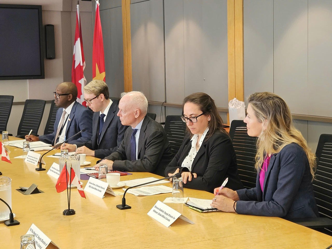 Thúc đẩy hợp tác pháp luật với Canada