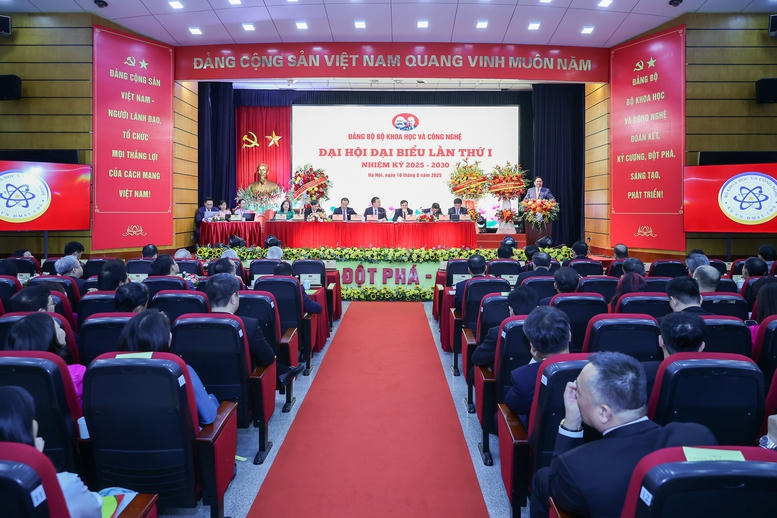 Thủ tướng y&ecirc;u cầu ngay sau Đại hội, cấp ủy Bộ cần khẩn trương tổ chức qu&aacute;n triệt v&agrave; cụ thể h&oacute;a Nghị quyết th&agrave;nh Chương tr&igrave;nh h&agrave;nh động để triển khai thực hiện - Ảnh: VGP/Nhật Bắc
