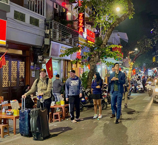 H&agrave; Nội, Đ&agrave; Nẵng, Huế, Hội An,... l&agrave; một số tỉnh, th&agrave;nh được đ&aacute;nh gi&aacute; ph&ugrave; hợp để đi du lịch một m&igrave;nh.