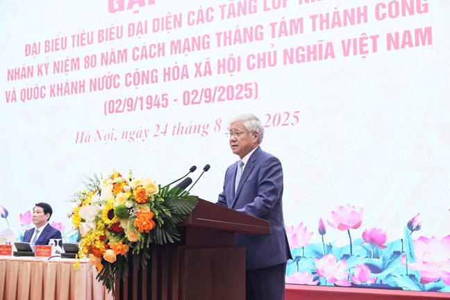 Chủ tịch Ủy ban Trung ương MTTQ Việt Nam Đỗ Văn Chiến ph&aacute;t biểu bế mạc buổi gặp mặt. Ảnh: Quang Vinh