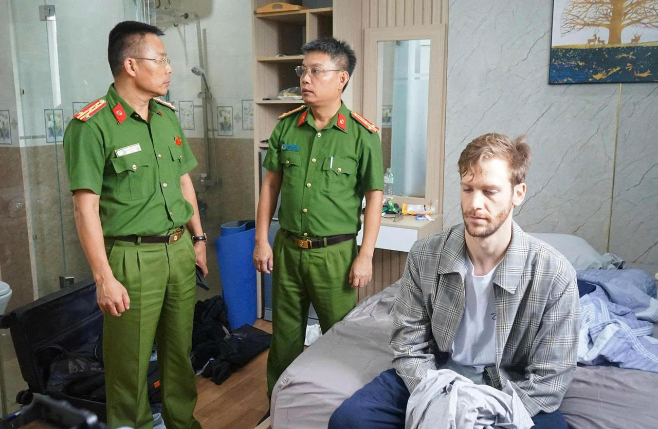 Đại t&aacute; Nguyễn H&agrave; Lai trực tiếp chỉ đạo bắt giữ nghi phạm West Dale James .