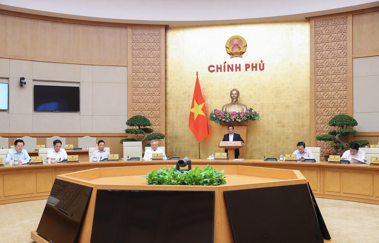Thủ tướng y&ecirc;u cầu c&aacute;c bộ trưởng, thủ trưởng cơ quan ngang bộ phải trực tiếp chỉ đạo c&ocirc;ng t&aacute;c x&acirc;y dựng, ho&agrave;n thiện thể chế, chịu tr&aacute;ch nhiệm ch&iacute;nh về chất lượng ch&iacute;nh s&aacute;ch ph&aacute;p luật thuộc lĩnh vực quản l&yacute; của bộ, ng&agrave;nh m&igrave;nh - Ảnh: VGP/Nhật Bắc