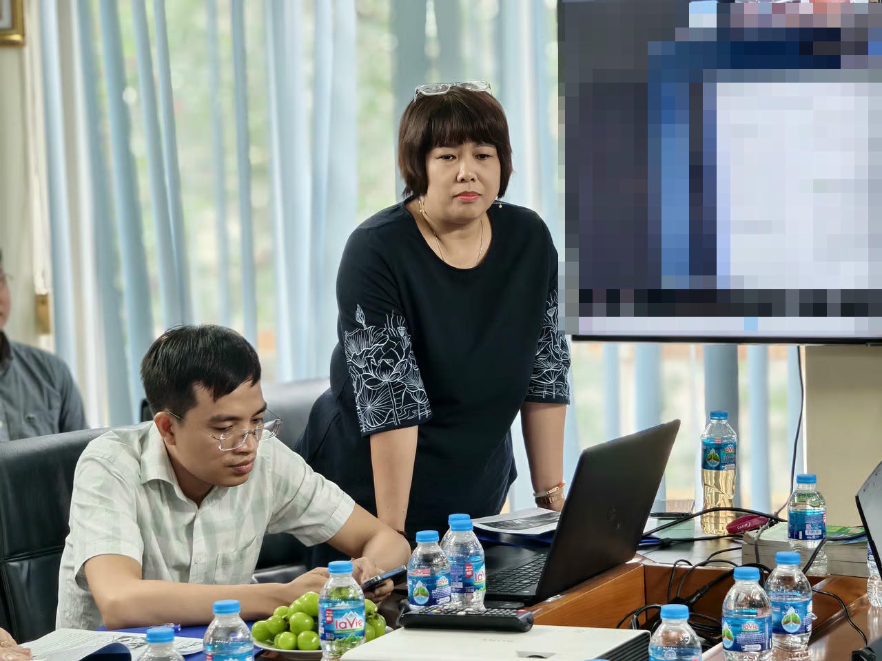 B&agrave; B&ugrave;i Thị Xu&acirc;n Hoa ph&aacute;t biểu tại Hội thảo.