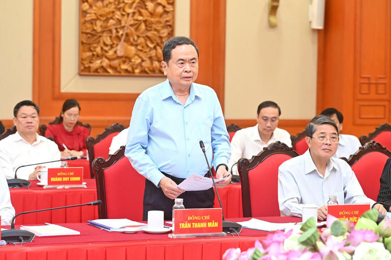 Chủ tịch Quốc hội Trần Thanh Mẫn, B&iacute; thư Đảng ủy Quốc hội, ph&aacute;t biểu tại cuộc l&agrave;m việc. Ảnh: nhandan.vn