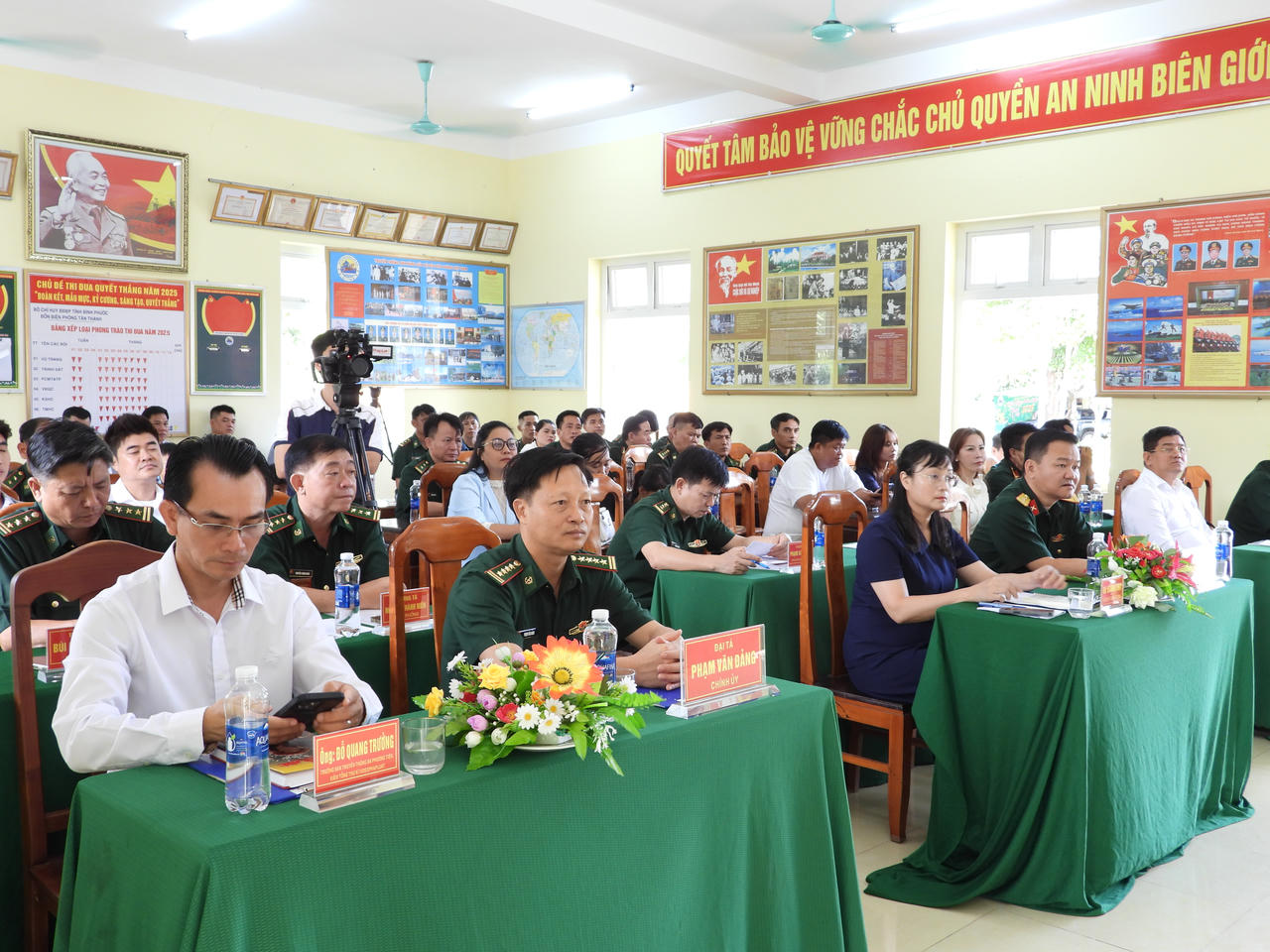 Quang cảnh Lễ Tổng kết chương tr&igrave;nh &ldquo;Về với v&ugrave;ng bi&ecirc;n&rdquo; năm 2025