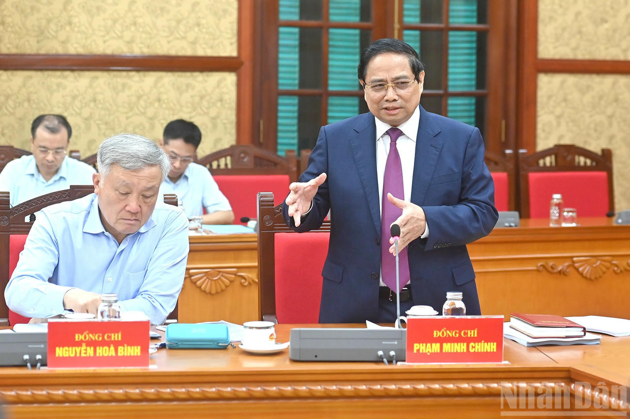 Thủ tướng Ch&iacute;nh phủ Phạm Minh﻿ Ch&iacute;nh﻿ ph&aacute;t biểu tại cuộc l&agrave;m việc.Ảnh: nhandan.vn
