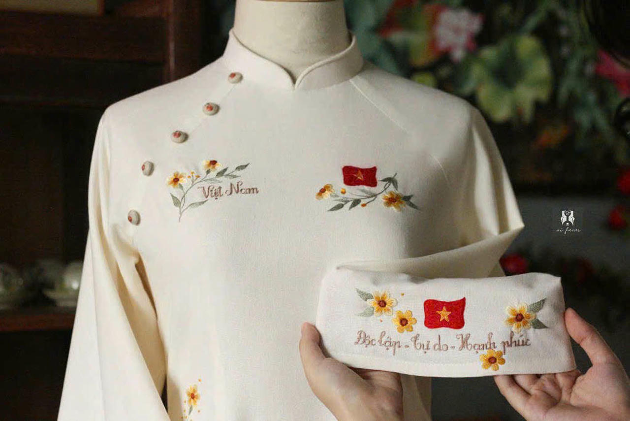 Mẫu &aacute;o d&agrave;i mang đậm dấu ấn d&acirc;n tộc. (Nguồn: Song Thi)