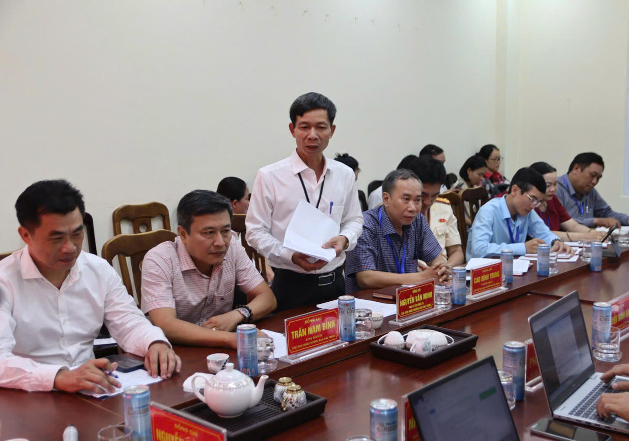 &Ocirc;ng Nguyễn Văn Minh &ndash; Chủ tịch UBND phường Nam Nha Trang chia sẻ, kiến nghị li&ecirc;n quan những kh&oacute; khăn trong qu&aacute; tr&igrave;nh thực hiện ch&iacute;nh quyền 2 cấp.