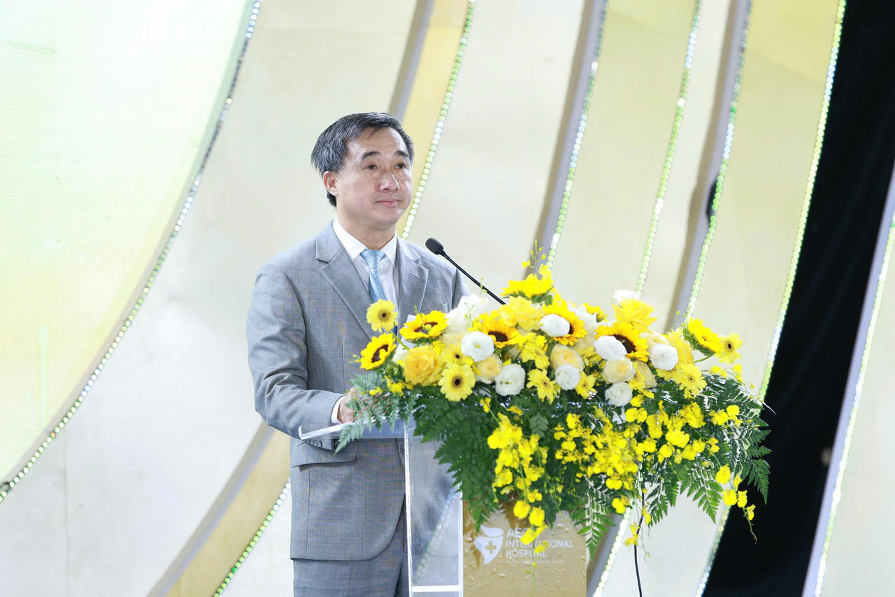 Thứ trưởng Bộ Y tế Trần Văn Thuấn ph&aacute;t biểu chỉ đạo