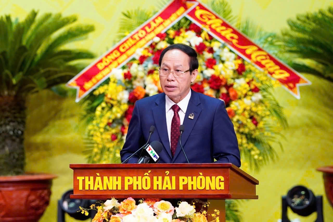 Uỷ vi&ecirc;n TW Đảng, B&iacute; thư Th&agrave;nh uỷ, Trưởng Đo&agrave;n ĐBQH TP Hải Ph&ograve;ng L&ecirc; Tiến Ch&acirc;u ph&aacute;t biểu&nbsp; tại Đại hội
