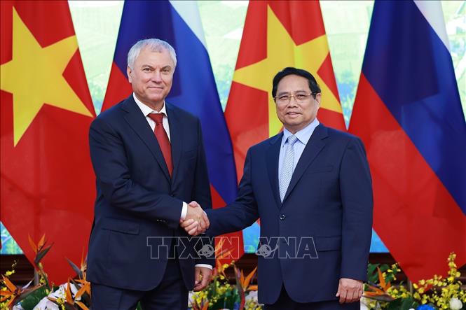 Thủ tướng Phạm Minh Ch&iacute;nh hội kiến Chủ tịch Duma Quốc gia Quốc hội Nga Vyacheslav Volodin. (Ảnh: TTXVN)