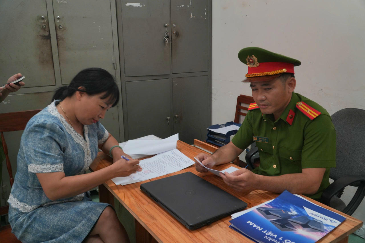 C&ocirc;ng an tỉnh Quảng Ng&atilde;i đ&atilde; thi h&agrave;nh lệnh bắt tạm giam b&agrave; Phạm Thị Minh L&yacute;.
