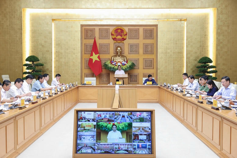 Thủ tướng Phạm Minh Ch&iacute;nh chủ tr&igrave; cuộc họp. Ảnh: VGP/Nhật Bắc.