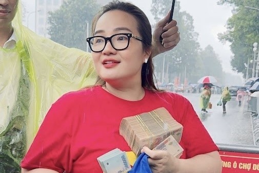 Hoàng Hường xây dựng hình ảnh là doanh nhân thành đạt (Ảnh: FBNV).