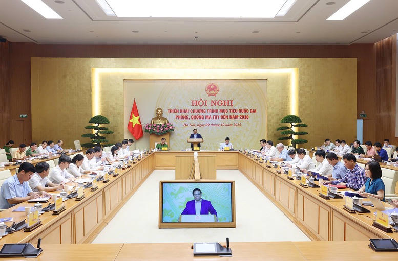 Thủ tướng y&ecirc;u cầu người đứng đầu cấp uỷ, ch&iacute;nh quyền, cơ quan, tổ chức trực tiếp l&atilde;nh đạo, chỉ đạo, tăng cường thanh tra, kiểm tra, gi&aacute;m s&aacute;t, xử l&yacute; nghi&ecirc;m c&aacute;c vi phạm trong c&ocirc;ng t&aacute;c ph&ograve;ng, chống ma tu&yacute; n&oacute;i chung v&agrave; thực hiện Chương tr&igrave;nh, kh&ocirc;ng 'ph&oacute; mặc' 'kho&aacute;n trắng' cho cấp dưới - Ảnh: VGP/Nhật Bắc