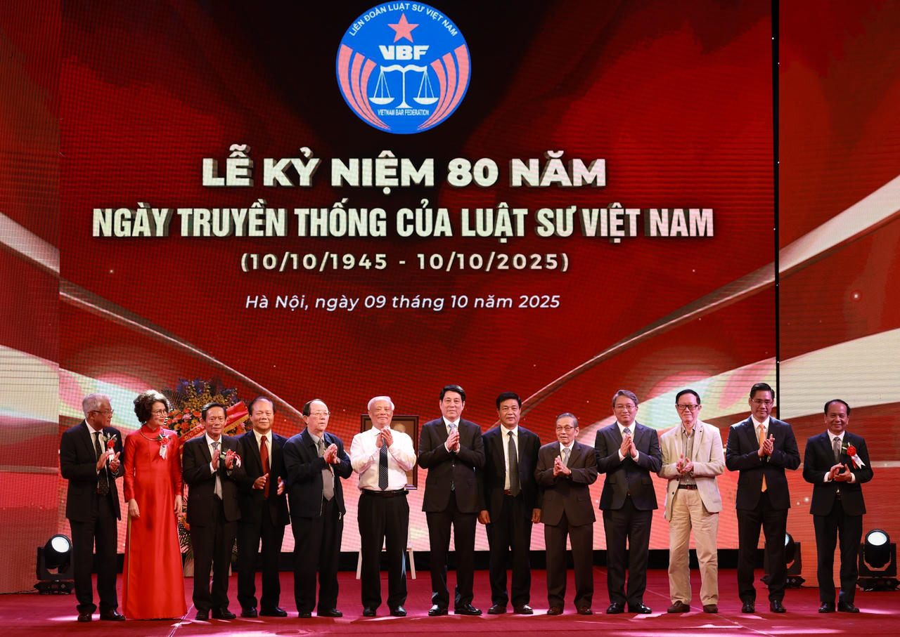 Chủ tịch nước Lương Cường v&agrave; c&aacute;c đại biểu tham dự Lễ Kỷ niệm niệm