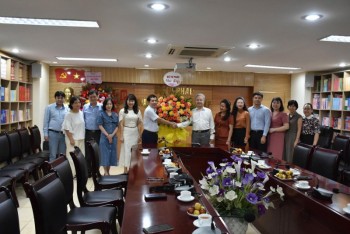 Bộ Tư pháp chúc mừng NXB Tư pháp nhân kỷ niệm Ngày truyền thống Xuất bản, In và Phát hành sách