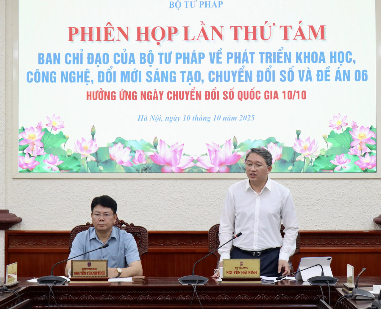 B&ocirc;̣ trưởng Nguy&ecirc;̃n Hải Ninh phát bi&ecirc;̉u tại Phi&ecirc;n họp.