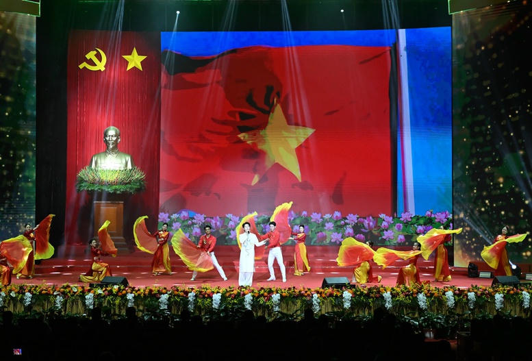 Chương tr&igrave;nh nghệ thuật tại Phi&ecirc;n tr&ugrave; bị - Ảnh: VGP