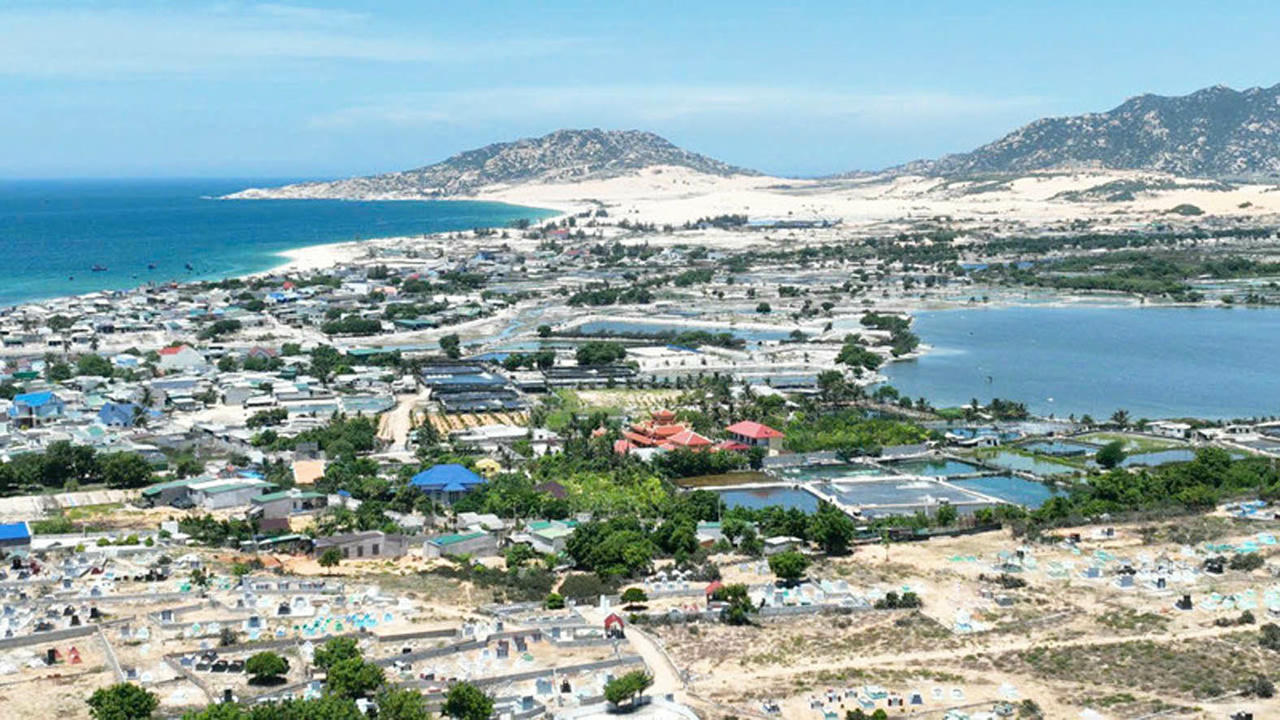 X&atilde; Phước Dinh, huyện Thuận Nam, nơi dự kiến x&acirc;y dựng Nh&agrave; m&aacute;y điện hạt nh&acirc;n Ninh Thuận 1.  (Nguồn: B&aacute;o ND)
