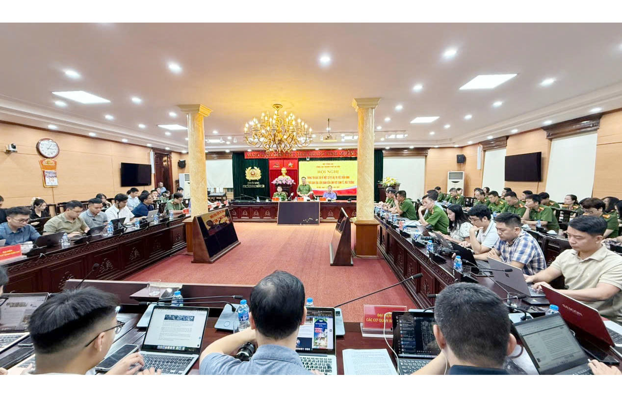 To&agrave;n cảnh Hội nghị.
