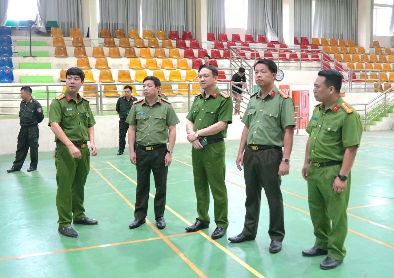 L&atilde;nh đạo C&ocirc;ng an tỉnh Cao Bằng trực tiếp chỉ đạo c&ocirc;ng t&aacute;c điều tra vụ &aacute;n (Ảnh: CACB)