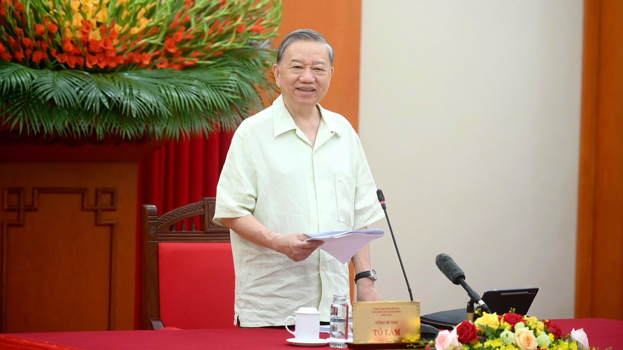 Tổng B&iacute; thư T&ocirc; L&acirc;m y&ecirc;u cầu, phải lấy việc th&aacute;o gỡ điểm nghẽn thể chế l&agrave;m nhiệm vụ đột ph&aacute; h&agrave;ng đầu. Ảnh: nhandan.vn